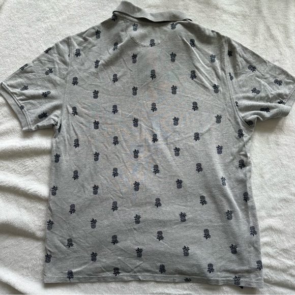 3/$30 Pineapple Print Men’s Polo Shirt, Large - Picture 2 of 5